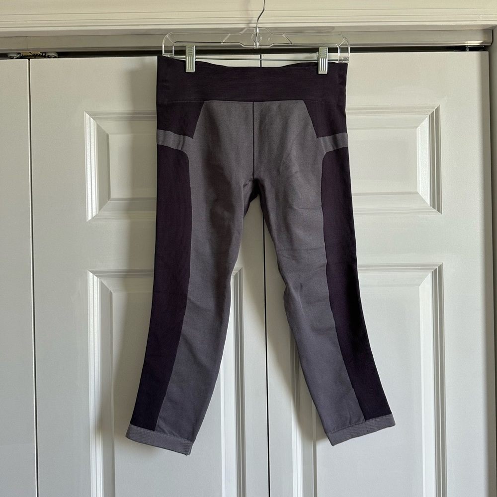 Under Armour purple compression leggings